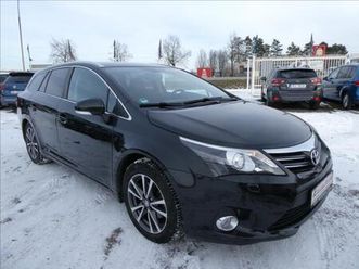 toyota avensis 1,8 i 108kw 2x kola, serviska