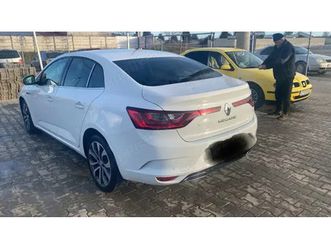 vând urgent autoturism renault megan sedan