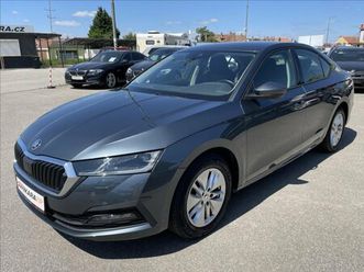 škoda octavia 1,0 tsi matrix-led*vyhř.sedadla a volant*app*front & lane assist*servisní historie!