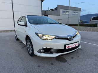 toyota auris hybrid - auto/ line ass/ heat/ panorama