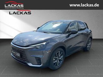 lexus-lbx-fwd-emotion-1-5-hybrid-technik-15j-garantie