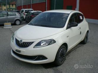lancia ypsilon 1.0 firefly hybrid platino s&s...