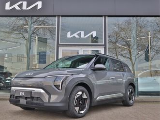 kia ev3 plus 81.4 kwh snel leverbaar! navi+bt+cam stoel+stuurverw. led 17''lmv tot 10 jr.garantie