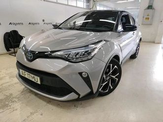toyota-c-hr-1-8-hybrid-square-collection