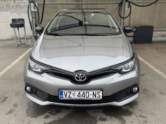 TOYOTA AURIS toyota-auris-2018-godiste-1-2-benzin
