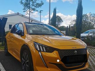 peugeot-208-gt-line-toit-panoramique