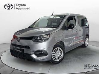 toyota proace city verso city verso 1.2 110 cv s&s short d lounge del 2022 usata a viterbo
