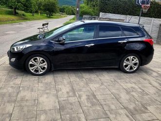 HYUNDAI I30 SW hyundai-i30-cw-kombi-1-6i-crdi-hp-16v-dohc-style