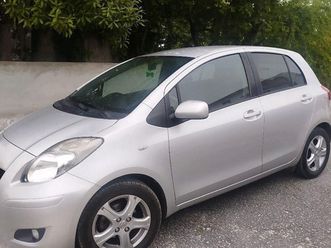 toyota yaris sol dezembro/10
