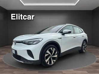 volkswagen id.4 pro performance del 2022 usata a magenta