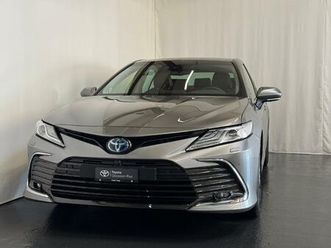 toyota camry 2.5 hsd premium: réserver un essai sur route !