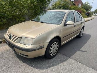 vw bora 2,0 comfortline aut. 4d