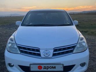 nissan-tiida-latio-2010