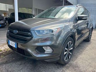 ford-kuga-1-5-tdci-120-cv-s-s-2wd-powershift-st-line