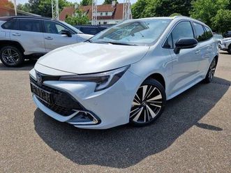 toyota corolla touring sports hybrid 1.8 teamplayer nav