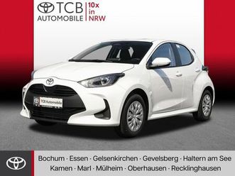 toyota-yaris-1-5-hybrid-business-edition-kamera-klima