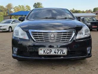 toyota-crown-2010-black