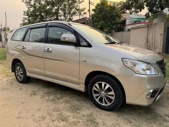 TOYOTA INNOVA