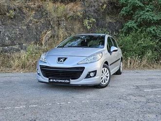 peugeot 207 1.4i confort