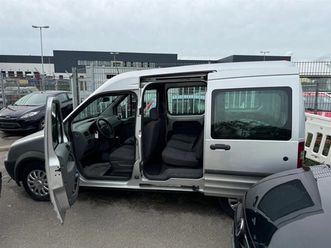 ford tourneo connect per njerez me aftesi te kufizuara