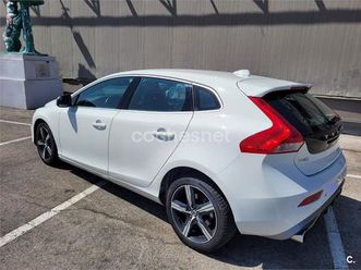 volvo-v40-2-0-d3-rdesign-momentum-auto