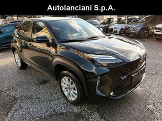 toyota-yaris-cross-1500-hybrid-business-autom-nav-carplay-cam-italia