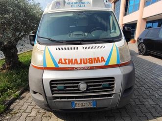 fiat ducato ambulanza (calci)