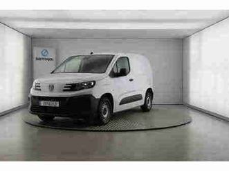 <li class=breadcrumbs-module_list-item__zg-6q peugeot partner partner 1.5 bluehdi m standard </ol>