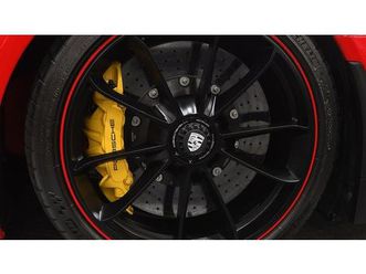 2019-porsche-911-rouge-manuel-6-vitesses-conduite-a-droi