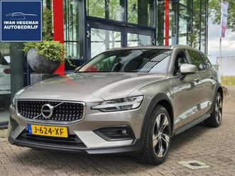2.0 b5 awd pro automaat | afn. trekhaak | panodak | adapt. cruise control | lm velgen | climate control