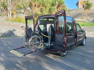doblo sollevatore elettrico per disabili in carrozzina