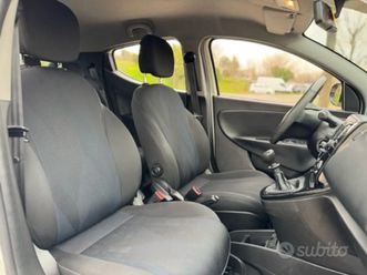 lancia ypsilon gold gpl garanzia