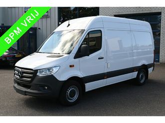mercedes-benz sprinter 319 cdi 3.0 v6 l2h2 3500 kg trekhaak, geveerde stoelen, mbux navigatie en camera