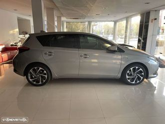 toyota auris 1.8 hsd comfort +p.techno+p.sport