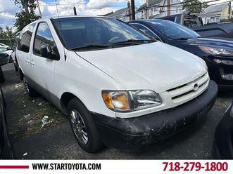 used 2000 toyota sienna ce