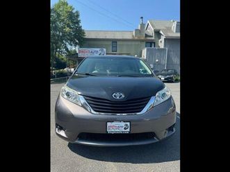 used 2012 toyota sienna le
