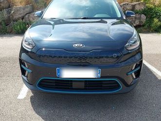 vend kia niro premium business 204cv 64kw(420km) 2021
