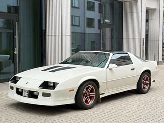 z28 iroc z 5.7 v8 tpi svensksåld 4970mil *