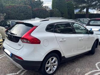 volvo v40 cross country d2 summum