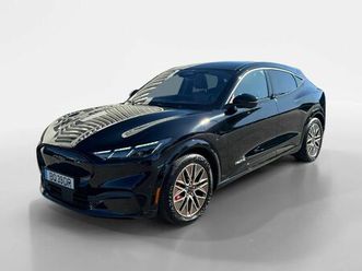 <li class=breadcrumbs-module_list-item__zg-6q ford mustang mach-e 75.7 kwh premium awd </ol>