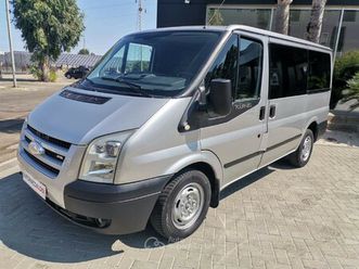 2.2 tdci/110cv minibus 8 posti