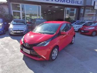 aygo 2ª serie aygo 1.0 vvt-i 69 cv 5 porte x-play