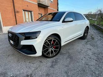 audi q8 (4 sline)
