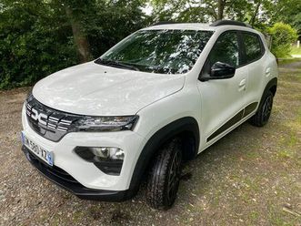 dacia spring essential