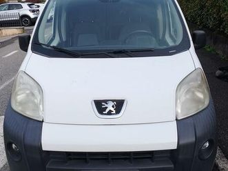 auto furgone peugeot bipper