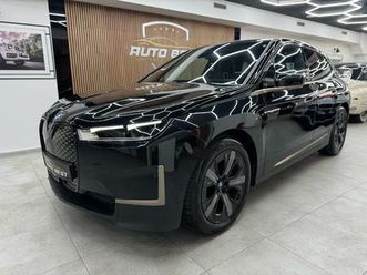 bmw ix 40 xdrive // harman-kardon // panorama, 2022 god.