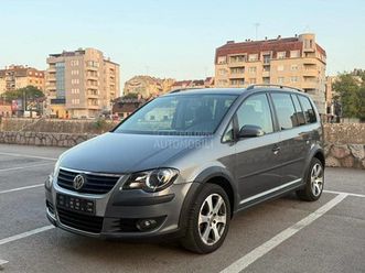 volkswagen touran cross 2.0 tdi 7sed