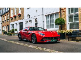 2013 ferrari f12 rouge automatique, 7+ vitesses conduite...