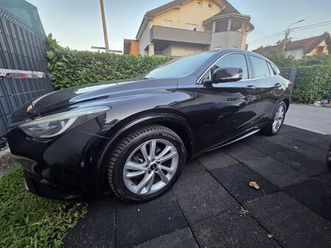 infiniti q30 1,5 d, 2016 god.