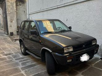 macchina nissan terrano 2 se 1996